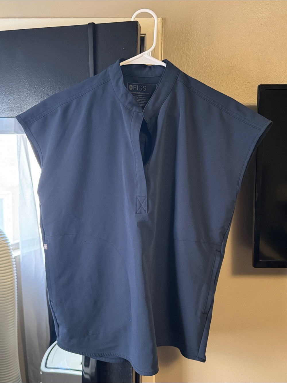 FIGS Dark Harbor Rafaela Oversized Scrub Top - Small